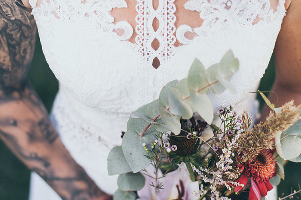 Chemnitz, Sachsen, Hochzeit, Hochzeitsfotograf, Fotograf, Brautpaar, Tattoo, Brautstrauss, Brautkleid, Villa Gückelsberg